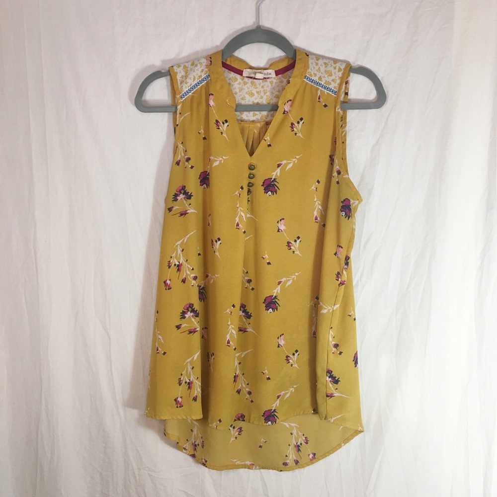 Rewind Sleeveless Gold Floral Blouse Size L